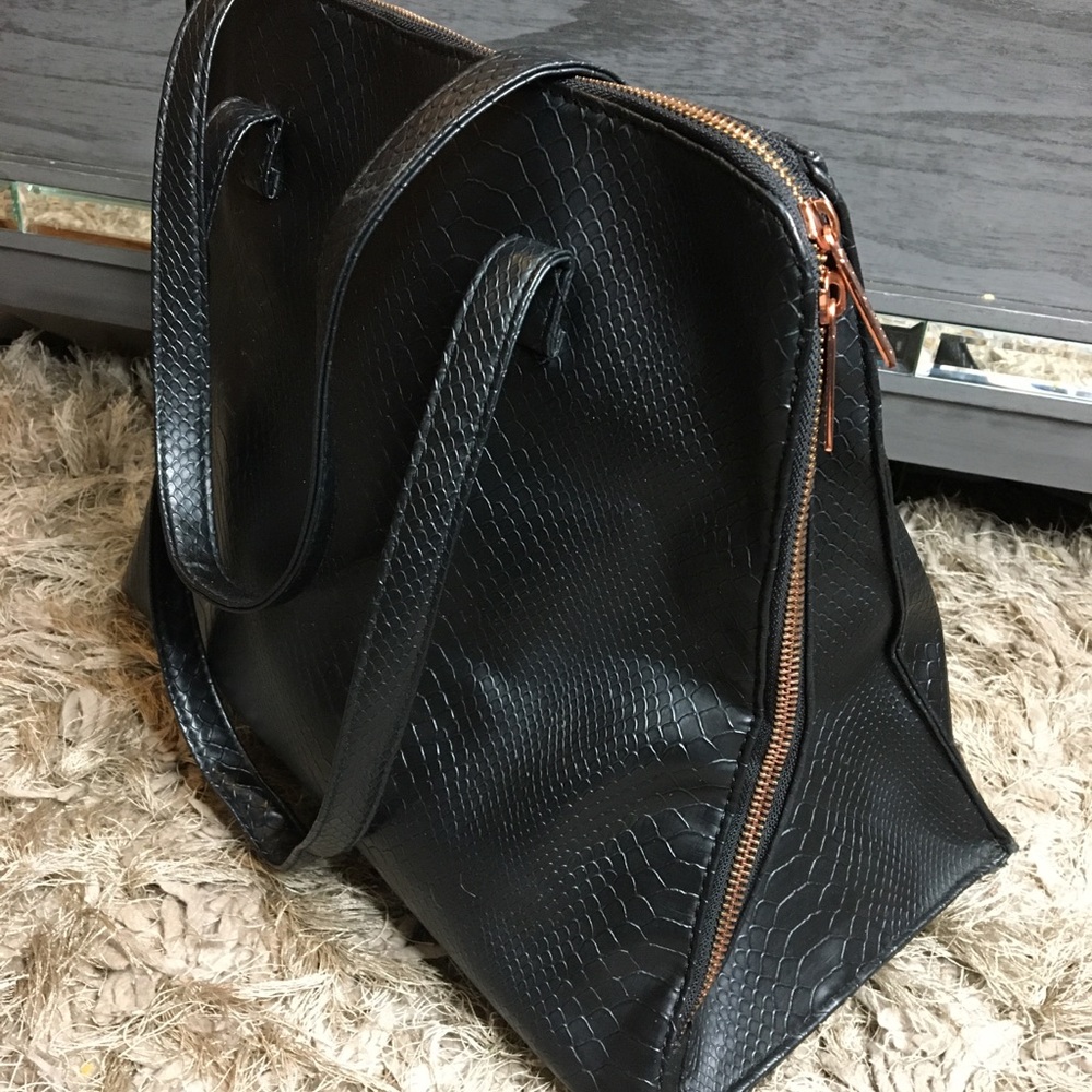 Kardashian beauty purse
